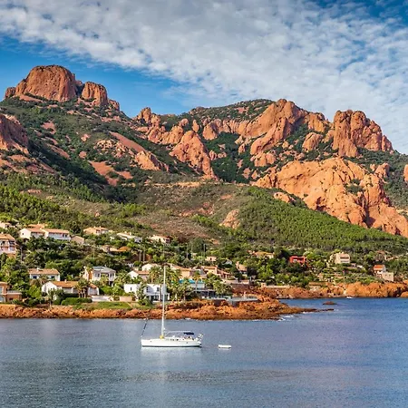 Apartment Agay Cap Esterel Village Allee Fleurs - F2 Clim Vue Golf Et - Grande Terrasse Plein Sud *